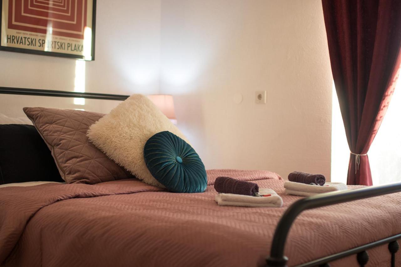 Apartments Flowers Кърк Екстериор снимка