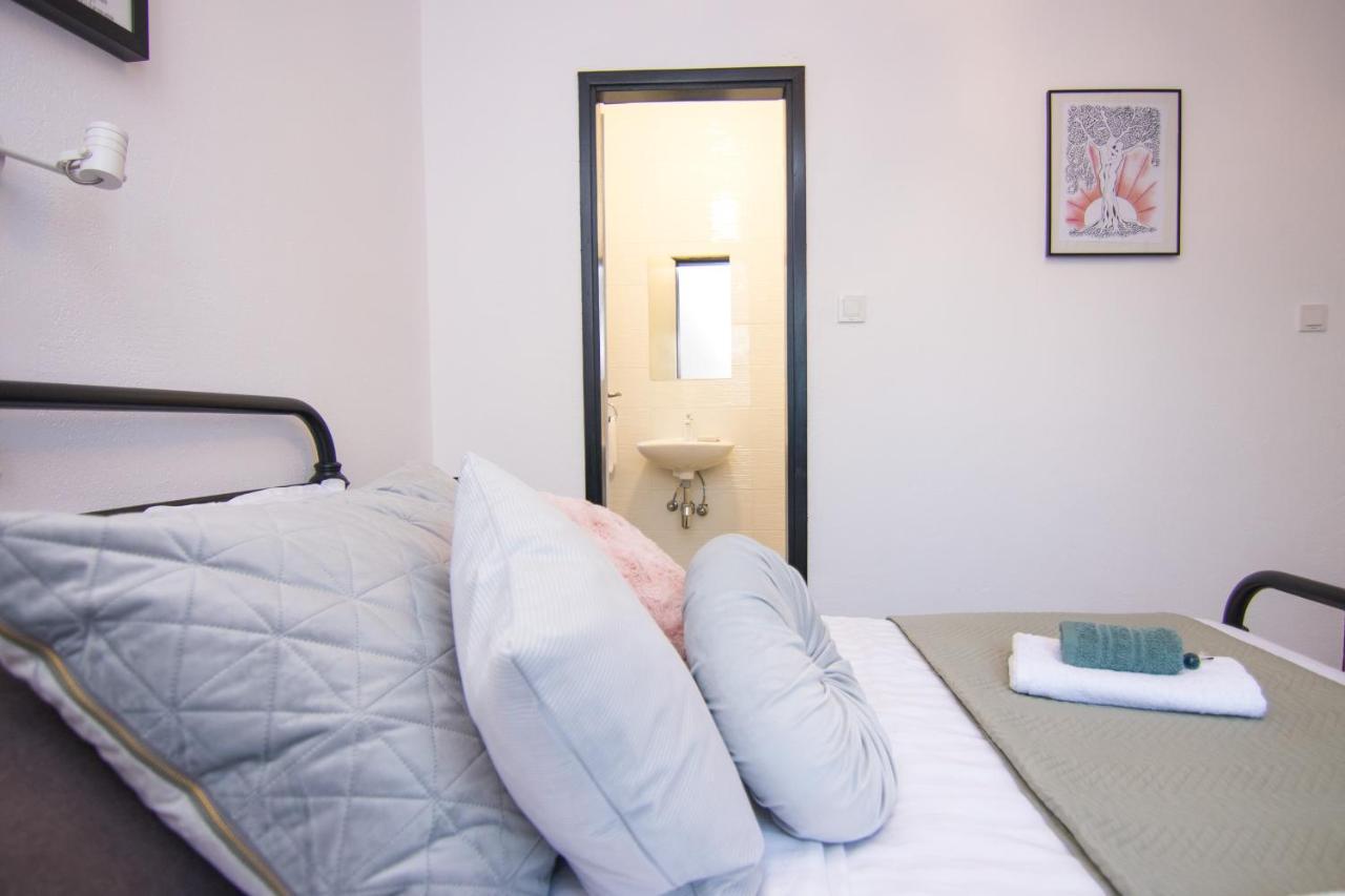Apartments Flowers Кърк Екстериор снимка